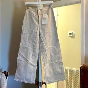 Levi’s Ribcage Wide Leg Cropped Jeans